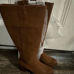 NWT Maurice’s brown boots size 7